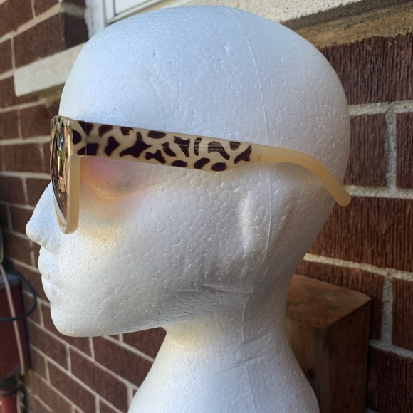 Leopard Fashion Sunglasses - Picture 2 of 7